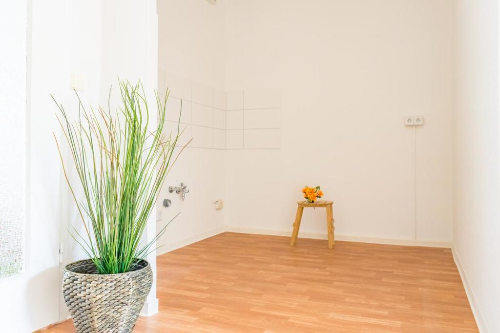 Wohnung zur Miete 349 € 3 Zimmer 56,3 m²<br/>Wohnfläche 1.<br/>Geschoss 16.04.2025<br/>Verfügbarkeit Alfred-Neubert-Str. 37 Markersdorf 628 Chemnitz 09123