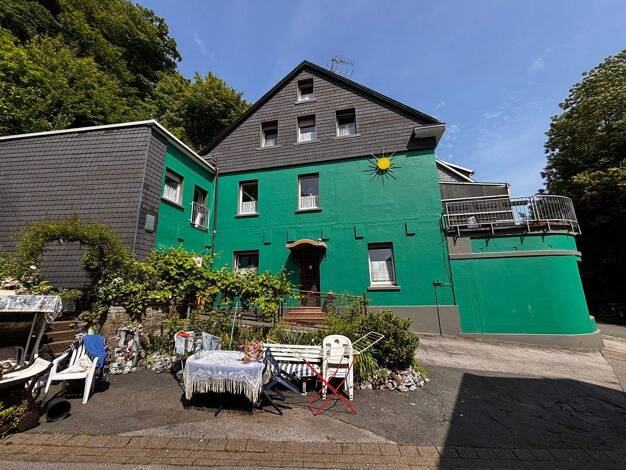 Mehrfamilienhaus zum Kauf als Kapitalanlage geeignet 345.000 € 8 Zimmer 244 m² 401 m² Grundstück Hardtstraße 60 Dahlhausen Radevormwald 42477
