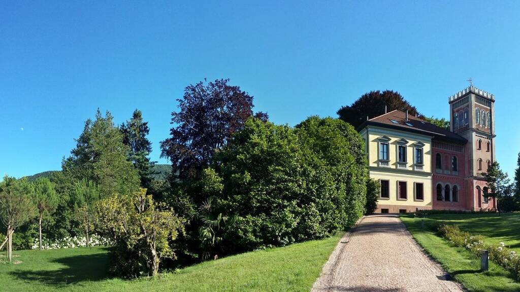 Haus zum Kauf 15 Zimmer 1.200 m² 8.500 m² Grundstück Cadegliano Viconago 21031