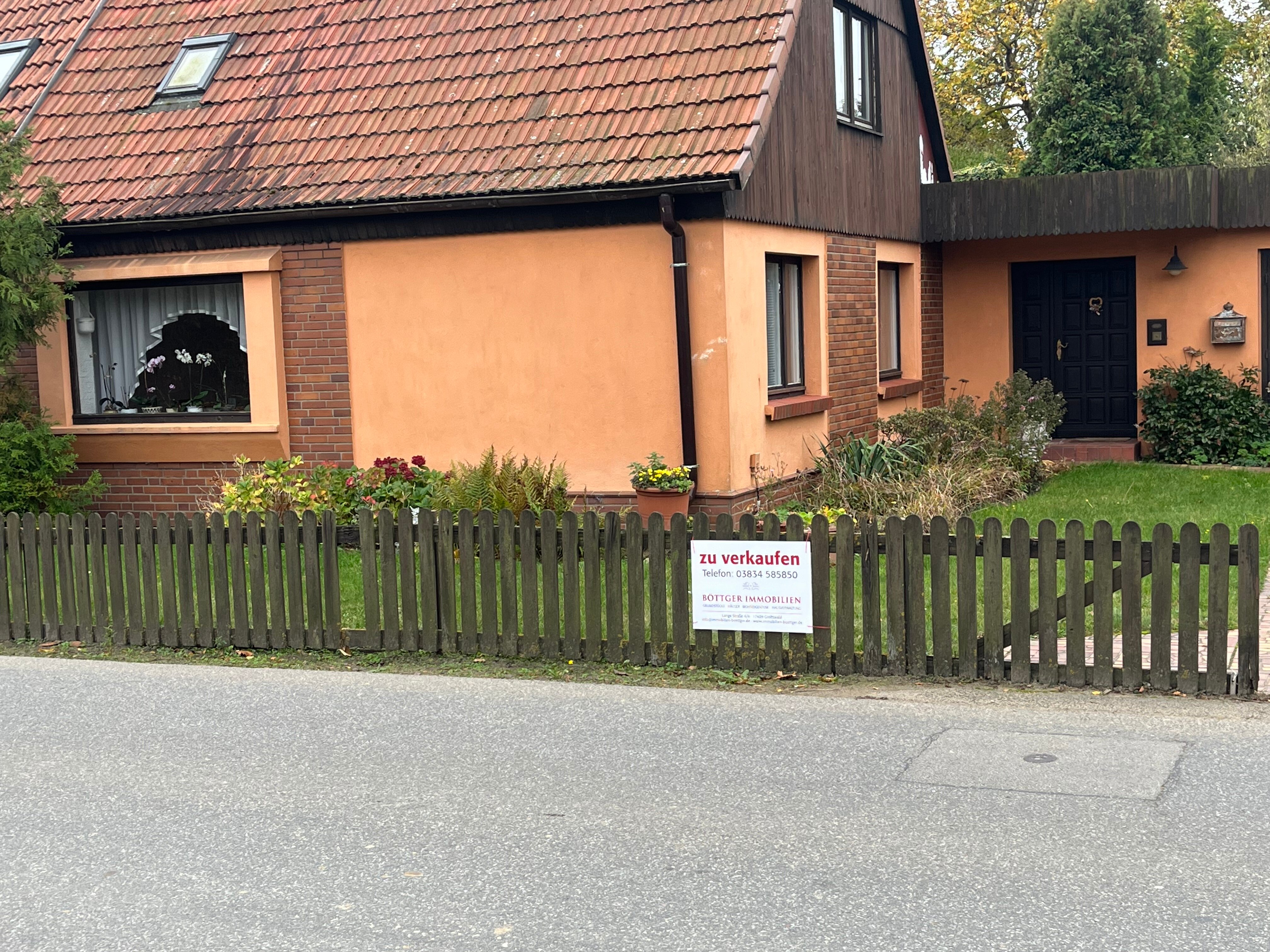 Doppelhaushälfte zum Kauf 196.000 € 3 Zimmer 90 m²<br/>Wohnfläche 1.100 m²<br/>Grundstück Schillerstraße 38 Fettenvorstadt / Stadtrandsiedlung Greifswald 17489