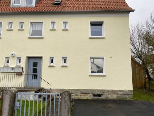 Wohnung zur Miete 450 € 2 Zimmer 63 m² Geschoss EG/1 frei ab 01.02.2026 Küps 96328
