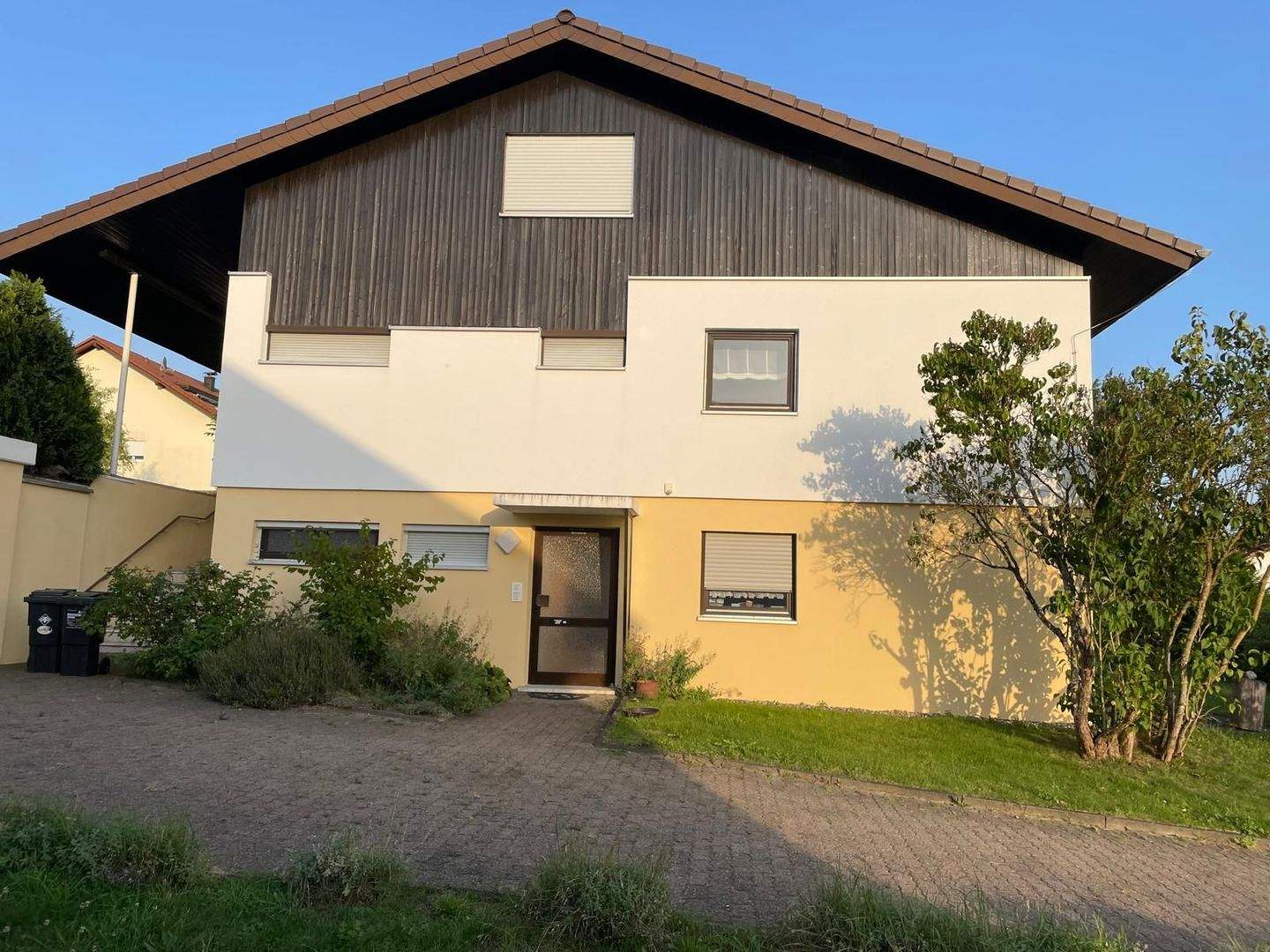 Immobilie in Walldürn - Einfamilienhaus mit Einliegerwohung und Doppelgarage in Walldürn - Bild 1