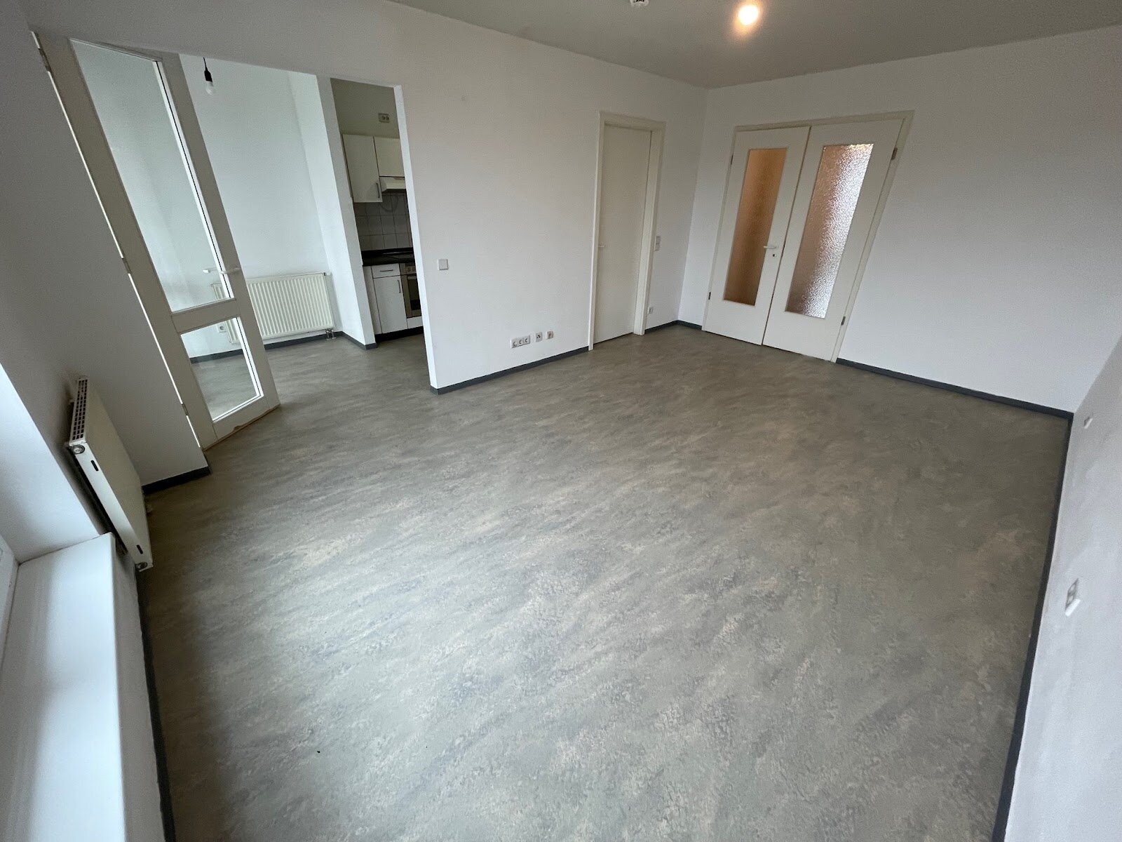 Wohnung zur Miete nur mit Wohnberechtigungsschein 694 € 2 Zimmer 60 m²<br/>Wohnfläche 3.<br/>Geschoss ab sofort<br/>Verfügbarkeit Salvador-Allende-Str. 76 B - Köpenick Berlin 12559