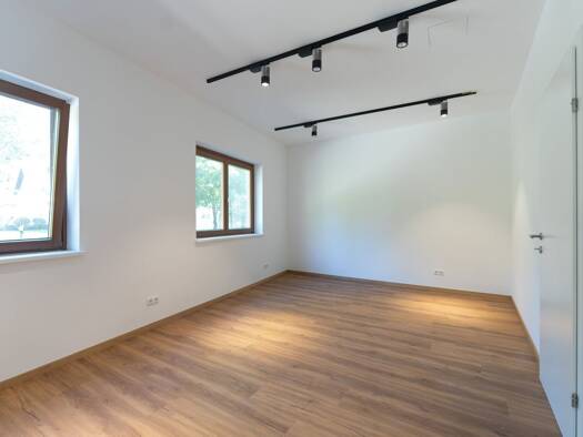 Büro zur Miete 670 € 2 Zimmer Saalfelden am Steinernen Meer 5760