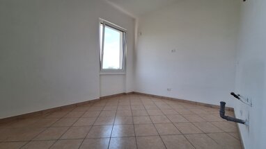 Apartment zum Kauf 150.000 € 3 Zimmer 75 m² 1. Geschoss frei ab sofort Via Caqmpagnola Manerba del Garda