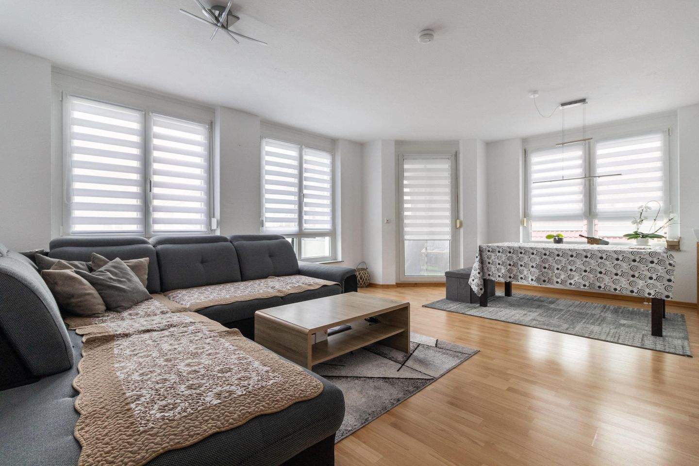 Immobilie in Hildrizhausen - Wohnen mit Ruhe und Komfort - 4-Zimmer-Wohnung mit großem Balkon - Bild 0