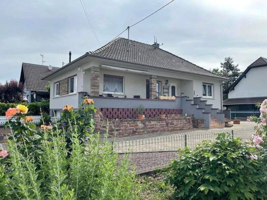 Bungalow zum Kauf provisionsfrei 330.000 € 4 Zimmer 102,6 m² 639 m² Grundstück frei ab 01.10.2026 Rue du Stade Rœschwoog 67480