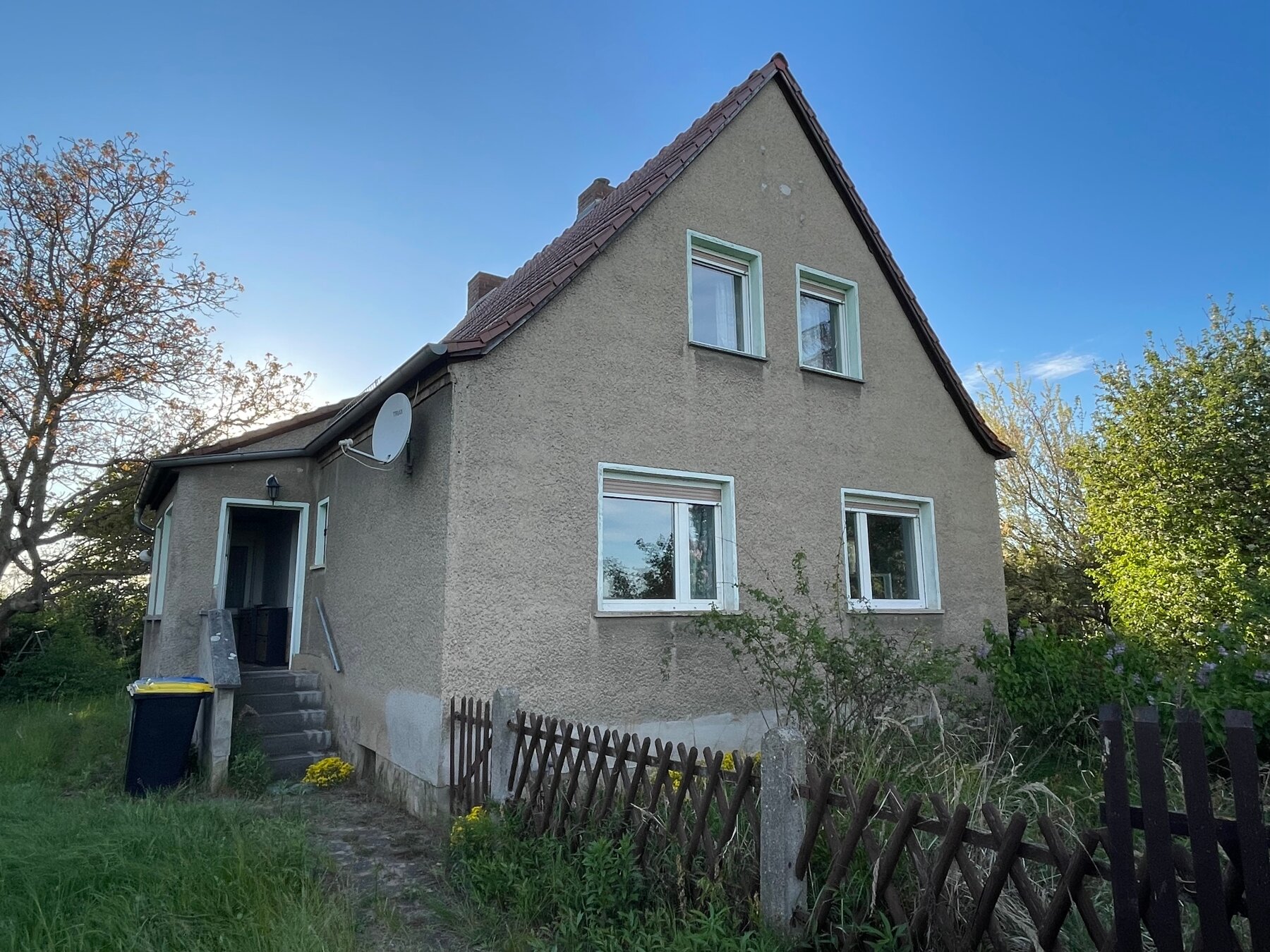 Einfamilienhaus zum Kauf 179.000 € 5 Zimmer 94 m²<br/>Wohnfläche 1.814 m²<br/>Grundstück ab sofort<br/>Verfügbarkeit Röcken Lützen 06686