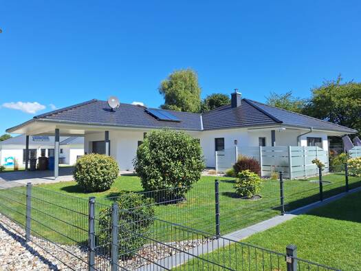 Bungalow zum Kauf 499.000 € 4 Zimmer 128,5 m² 717 m² Grundstück Garz Garz/Rügen 18574