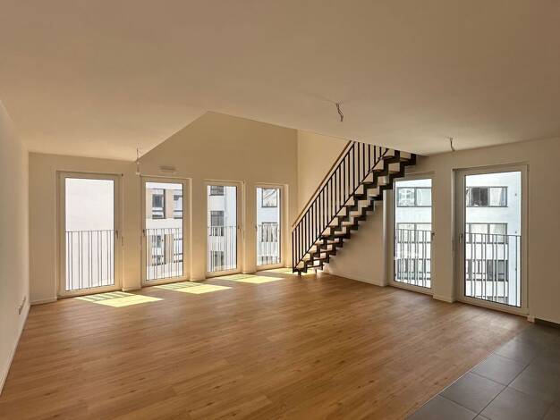 Maisonette zur Miete 1.289 € 2,5 Zimmer 75,8 m² 5. Geschoss frei ab 01.11.2026 Moselstraße 43 Bahnhofsviertel Frankfurt am Main 60329