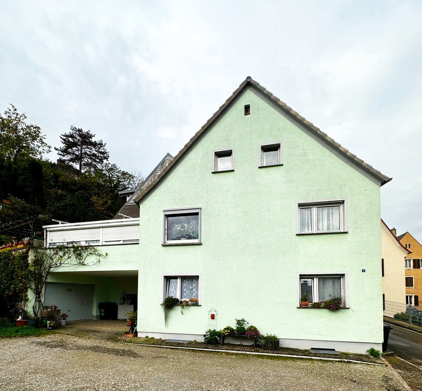 Mehrfamilienhaus zum Kauf 465.000 € 8 Zimmer 158,9 m²<br/>Wohnfläche 237 m²<br/>Grundstück Ziegelhofgasse 1 Breisach Breisach am Rhein 79206