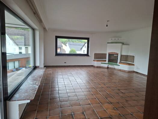 Terrassenwohnung zur Miete 850 € 4 Zimmer 120 m² Geschoss EG/2 frei ab sofort Ahrtalstraße 17 Antweiler 53533