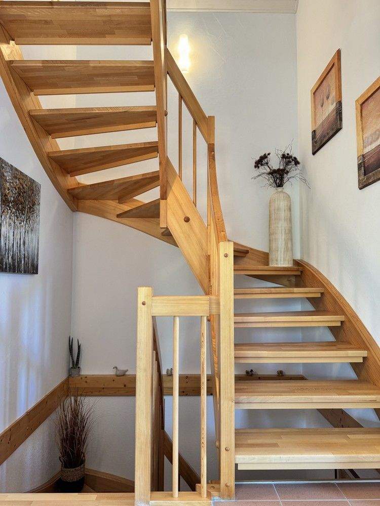 Immobilie in Ellingen - Einfamilienhaus mit Garage und Garten - Bild 4