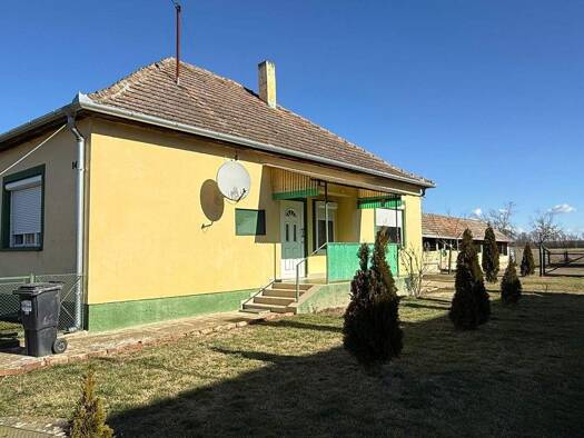 Einfamilienhaus zum Kauf provisionsfrei 85.500 € 3 Zimmer 100 m² 1.980 m² Grundstück frei ab sofort Marcali 8700
