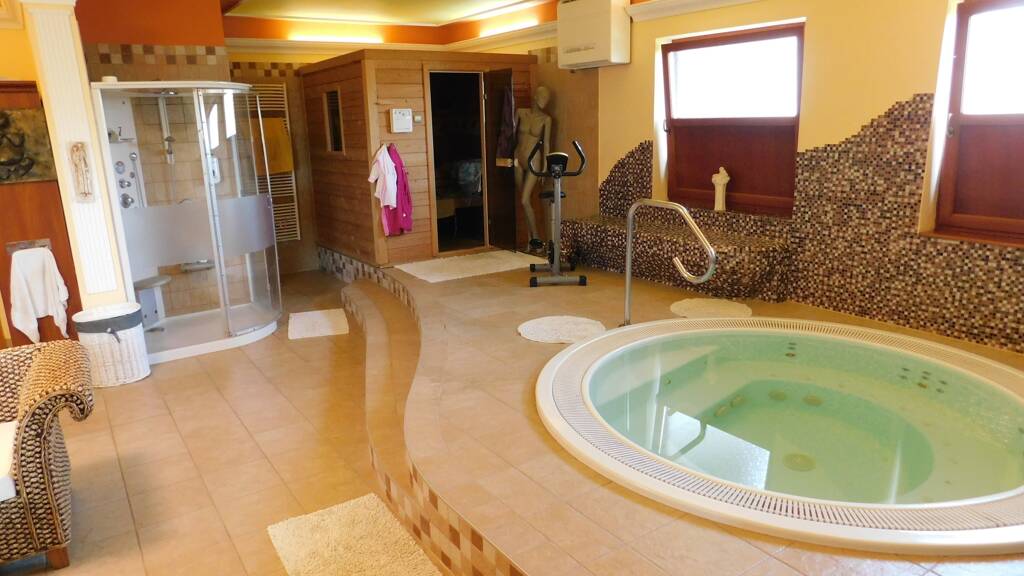 Haus zum Kauf als Kapitalanlage geeignet 649.000 € 6 Zimmer 400 m² 1.600 m² Grundstück Zalakaros 8749