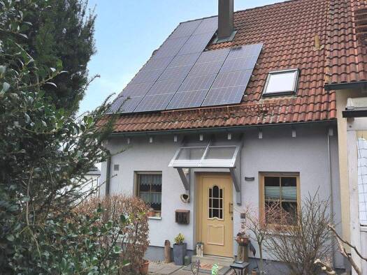 Reihenendhaus zum Kauf 289.000 € 5,5 Zimmer 105 m² 335 m² Grundstück frei ab 30.11.2026 Kleinklenau Tirschenreuth 95643