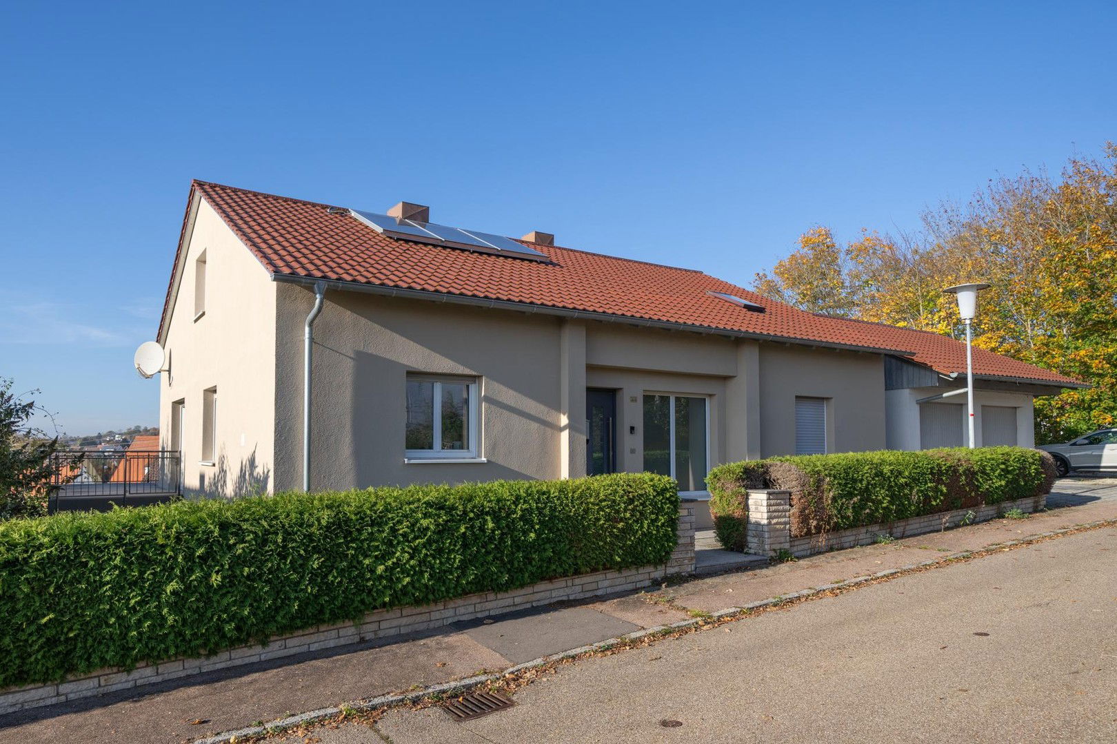 Einfamilienhaus zur Miete 1.600 € 7 Zimmer 250 m²<br/>Wohnfläche 1.096 m²<br/>Grundstück 31.01.2025<br/>Verfügbarkeit Wemding Wemding 86650