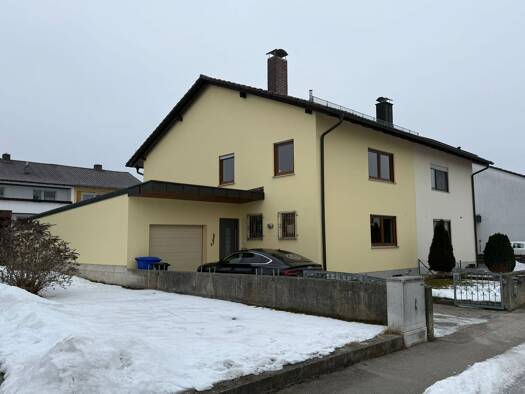 Doppelhaushälfte zur Miete 1.100 € 4 Zimmer 120 m² 338 m² Grundstück frei ab 01.02.2026 Emmerting 84547