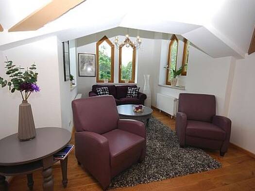 WG-Zimmer zur Miete auf Zeit 1.800 € 90 m² 1. Geschoss frei ab 01.12.2026 Anton-Winkler-Straße 5 Bad Reichenhall Bad Reichenhall 83435