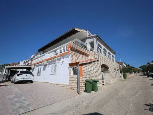Einfamilienhaus zum Kauf 570.000 € 14 Zimmer Pirovac 22213