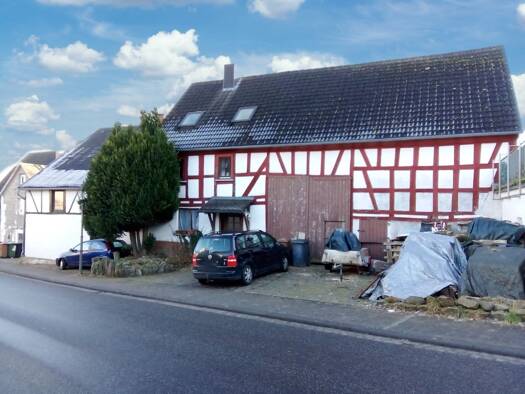 Mehrfamilienhaus zum Kauf provisionsfrei 239.000 € 10 Zimmer 215 m² 550 m² Grundstück Hauptstraße 10 Salz 56414