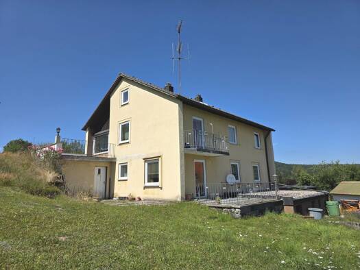 Mehrfamilienhaus zum Kauf 169.000 € 6 Zimmer 139,2 m² 2.394 m² Grundstück Friedenfels Friedenfels 95688