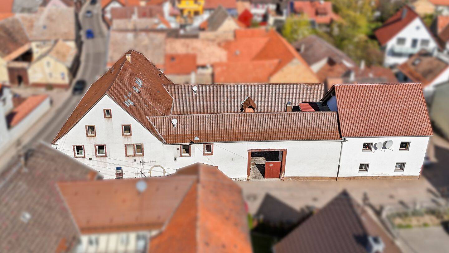 Immobilie in Kallstadt - 2 Häuser auf gemeinsamen 4-Seitenhof - Bild 0