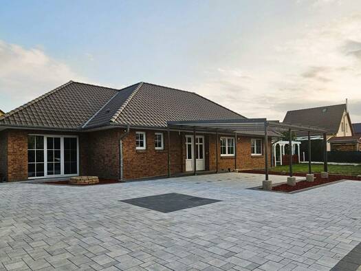Bungalow zum Kauf provisionsfrei 539.000 € 4,5 Zimmer 145,5 m² 1.338 m² Grundstück Weißenfels 06667