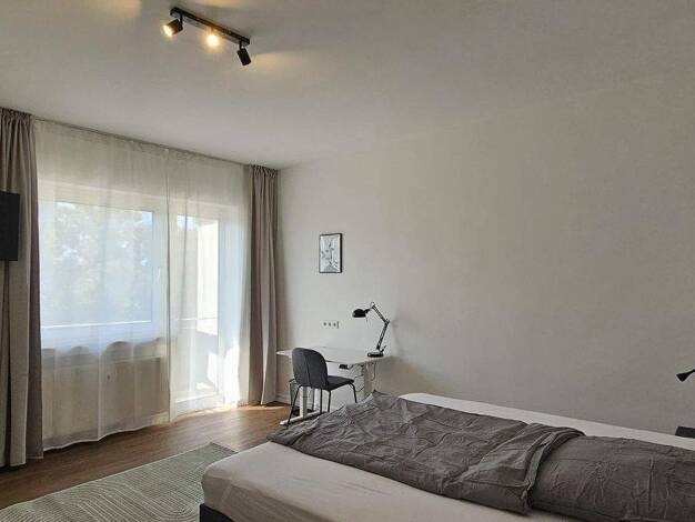 WG-Zimmer zur Miete Wohnen auf Zeit 640 € 16 m² 4. Geschoss frei ab 28.02.2026 Röderbergweg 4.OGre Ostend Frankfurt am Main 60314