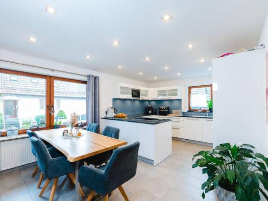 Mehrfamilienhaus zum Kauf 714.000 € 9 Zimmer 270 m² 445 m² Grundstück Conweiler Straubenhardt 75334