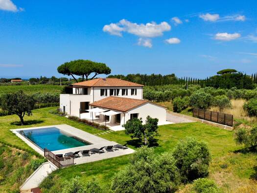 Villa zum Kauf 7 Zimmer 400 m² 5.000 m² Grundstück Cecina