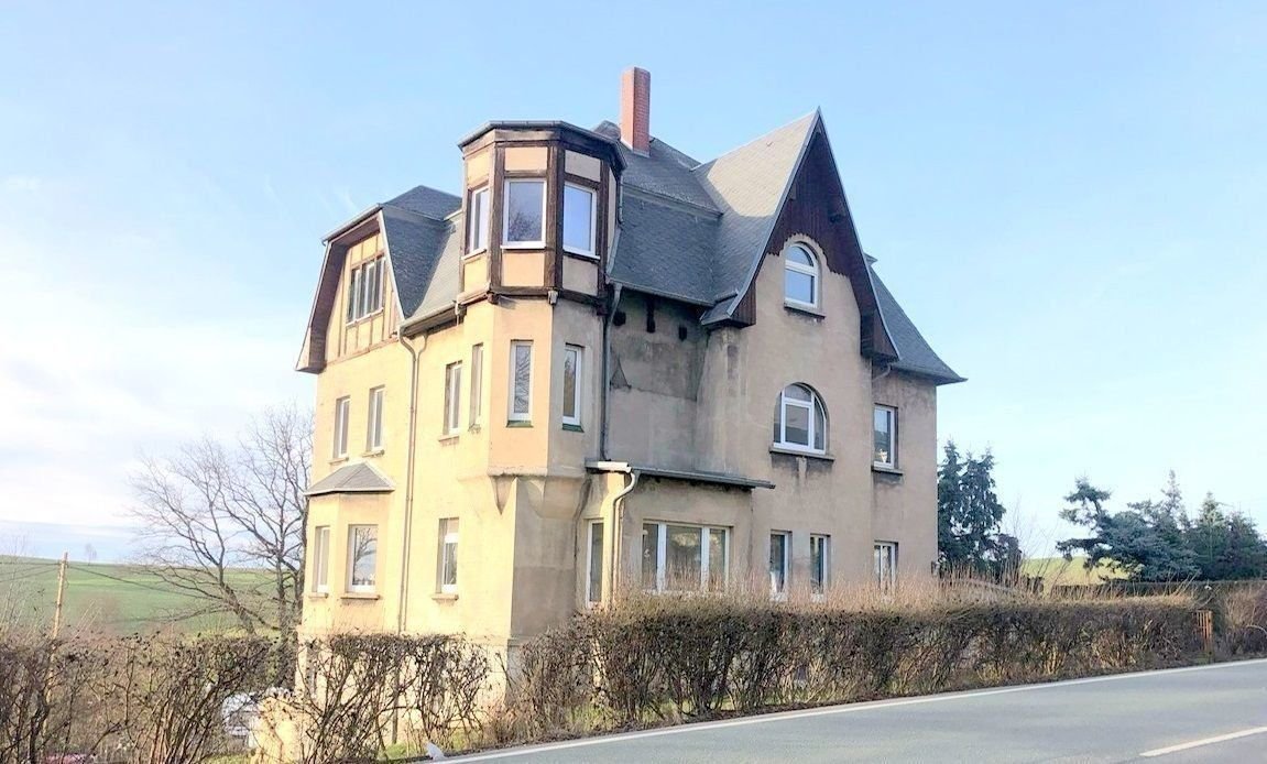 Mehrfamilienhaus zum Kauf 230.000 € 300 m²<br/>Wohnfläche 820 m²<br/>Grundstück Adorf Neukirchen/Erzgebirge 09221