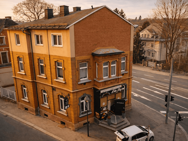 Mehrfamilienhaus zum Kauf 220.000 € 10 Zimmer 257 m² 290 m² Grundstück Innenstadt Hof 95028