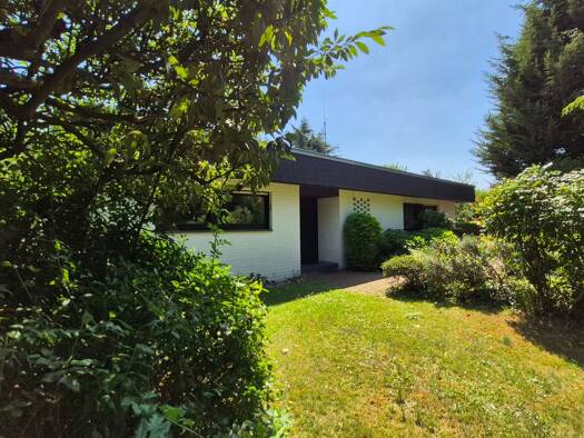 Bungalow zum Kauf 648.000 € 5 Zimmer 148 m² 1.090 m² Grundstück frei ab sofort Vom-Stein-Straße 36 b Büttgen Kaarst 41564