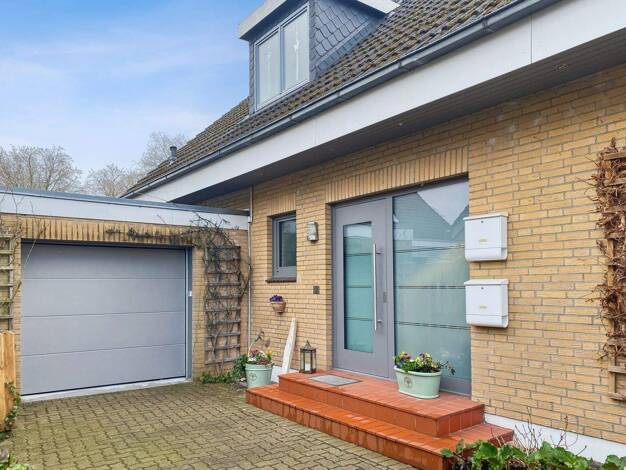 Doppelhaushälfte zum Kauf 395.000 € 6 Zimmer 140 m² 446 m² Grundstück Stockelsdorf 23617