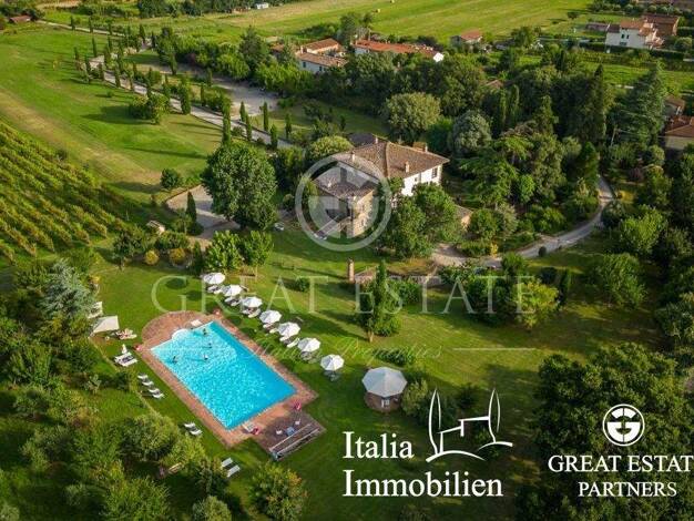 Bauernhaus zum Kauf 3.500.000 € 21 Zimmer 761 m² 58.420 m² Grundstück Cortona 52044