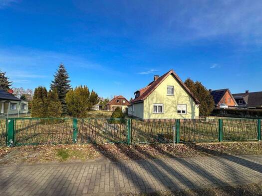Einfamilienhaus zum Kauf 288.000 € 4 Zimmer 80 m² 900 m² Grundstück Brieselang 14656