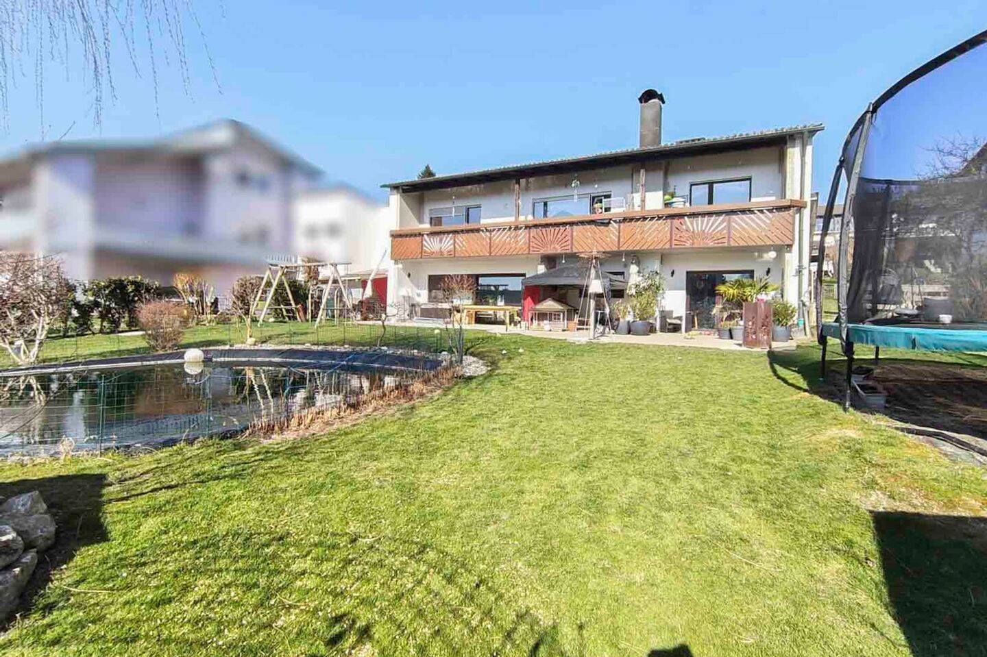 Immobilie in Velden - Großzügiges Familienidyll mit Badeteich, Gartenparadies & viel Potenzial - Bild 1