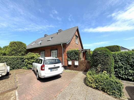 Mehrfamilienhaus zum Kauf 539.000 € 5,5 Zimmer 176 m² 518 m² Grundstück frei ab 01.12.2026 Wedel 22880
