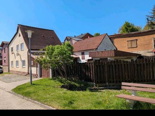 Mehrfamilienhaus zur Miete 250 € 3 Zimmer 65 m² frei ab sofort Greifenhagen Arnstein 06333