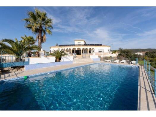 Villa zum Kauf 499.000 € 5 Zimmer 534 m² 40.000 m² Grundstück >Diseminados Hacienda Nueva > Lora del Río 41440