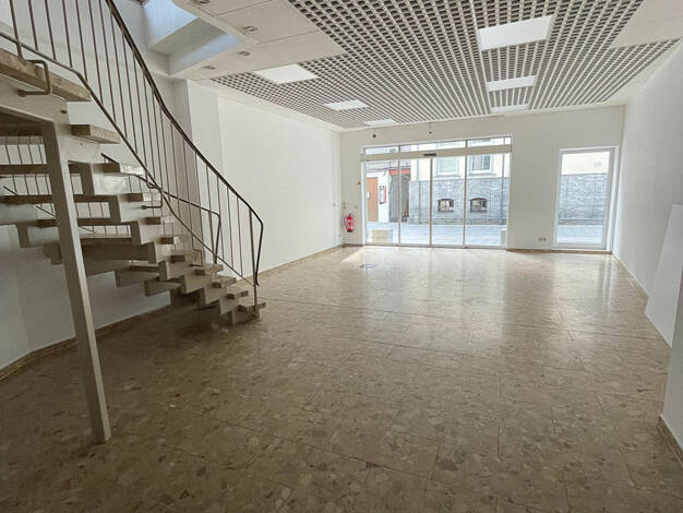 Laden zur Miete 810 € 2 Zimmer 132,7 m² Verkaufsfläche Kirchstraße 3 Aue 08280