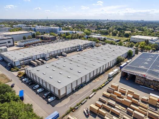 Lagerhalle zur Miete provisionsfrei 7.935 m² Lagerfläche teilbar ab 1.028 m² Bayernstraße 14 Godshorn Langenhagen 30855