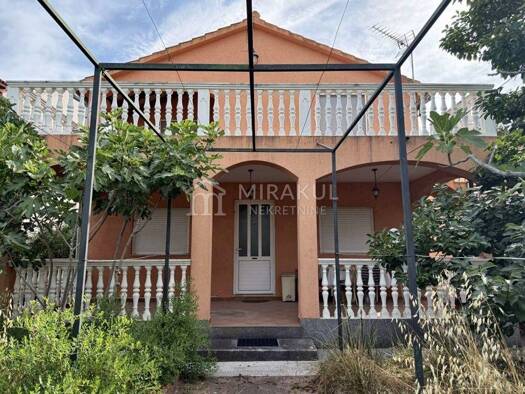 Haus zum Kauf 380.000 € 7 Zimmer 133 m² Bilice, Sibenik - Okolica Bilice