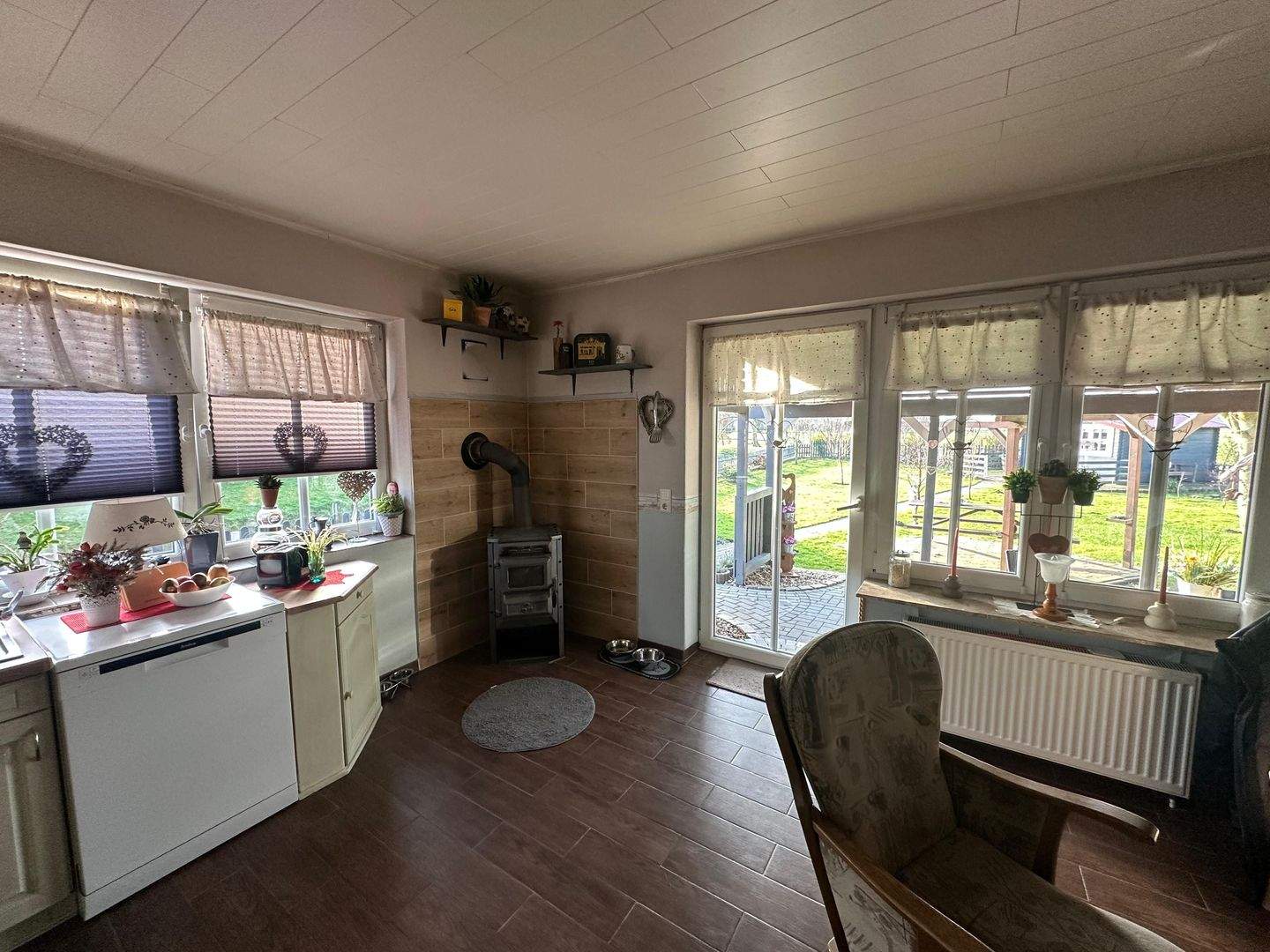 Immobilie in Leezdorf - IDYLLISCHES LANDGUT-ENSEMBLE MIT ENTWICKLUNGSPOTENZIAL 10.000 m² Grundstück | Zwei Wohnhäuser | Waldanteil | Bauoption - Bild 3