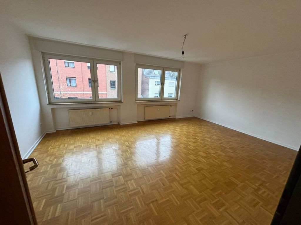 Wohnung zur Miete 700 € 3 Zimmer 81 m²<br/>Wohnfläche 1.<br/>Geschoss ab sofort<br/>Verfügbarkeit Haaler Straße 11 Würselen Würselen 52146