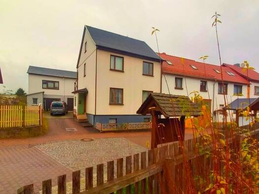 Mehrfamilienhaus zum Kauf 149.000 € 9 Zimmer 207 m² 1.750 m² Grundstück frei ab sofort Georgenthal 99887