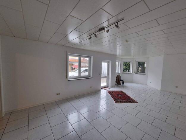 Wohnung zum Kauf provisionsfrei 199.000 € 2 Zimmer 68 m² EG Bergstr. 18 Burgrieden 88483