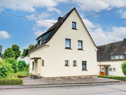 Haus zum Kauf 198.000 € 5 Zimmer 104 m² 561 m² Grundstück frei ab sofort Hachenburg 57627