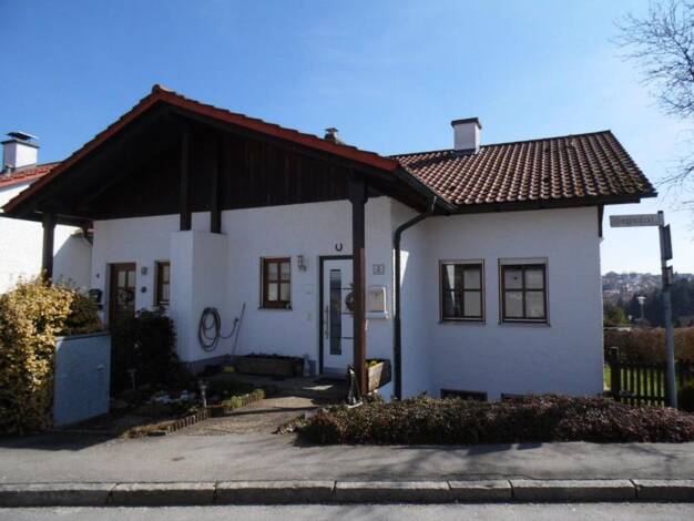 Doppelhaushälfte zum Kauf provisionsfrei 395.000 € 5 Zimmer 156 m² 304 m² Grundstück frei ab 01.06.2027 Straßkirchen Salzweg 94121